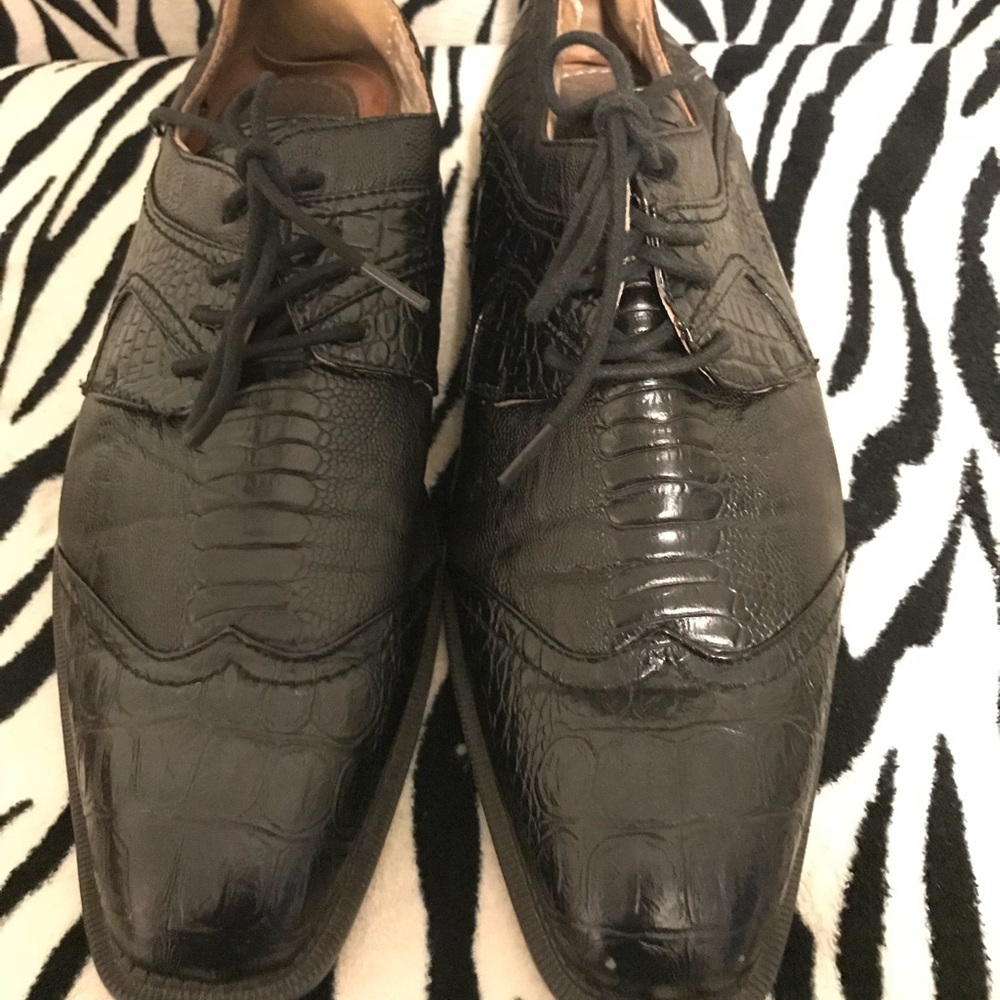 SOLD!! Men’s Alfani dress shoes, Size 9
